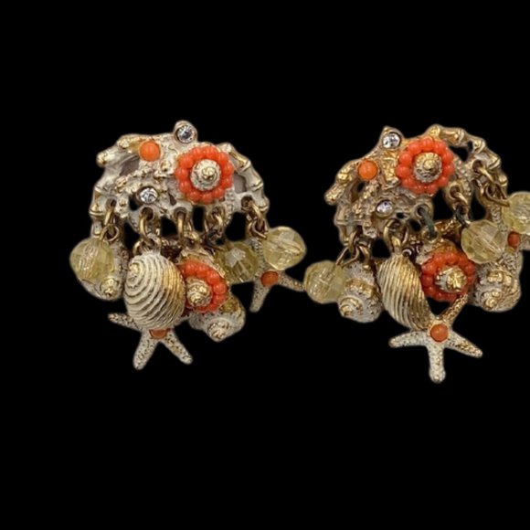 Vintage ART Dangling Seashell Charm Earrings - Picture 1 of 5